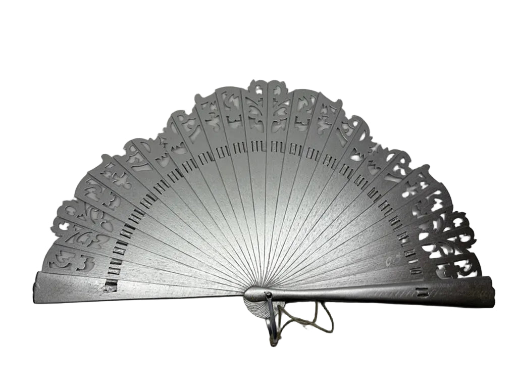 Abanico plateado
